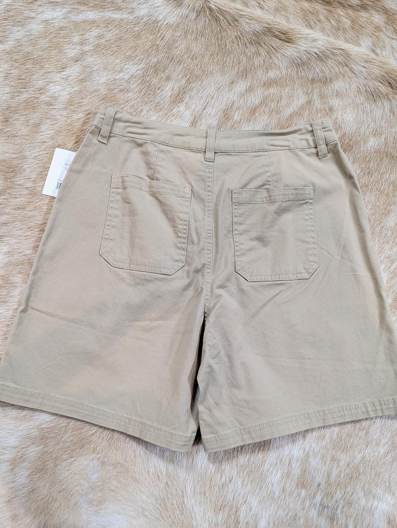 89th & Madison Khaki Shorts