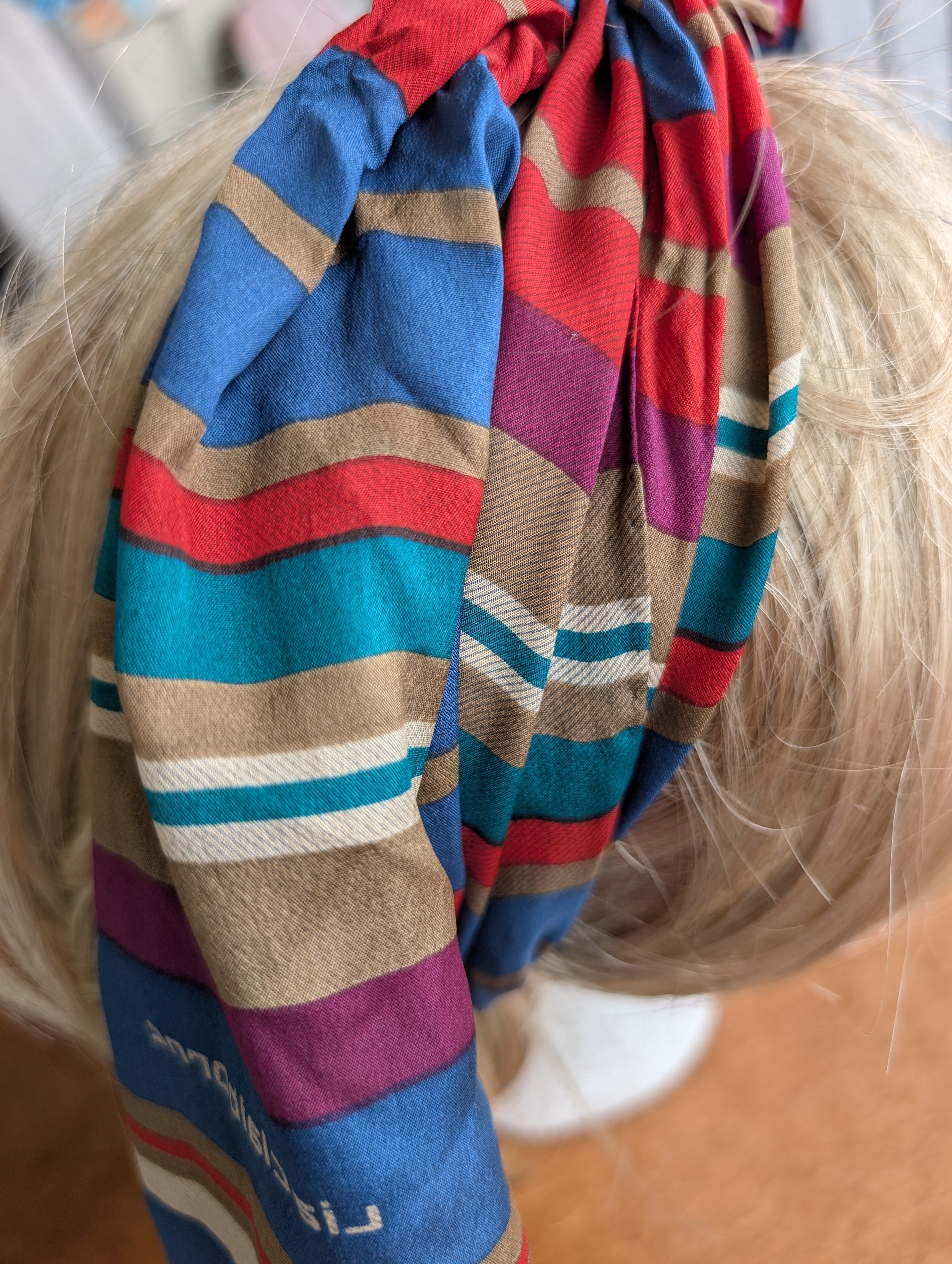 "Liz Claiborne designer scarf made of soft polyester"