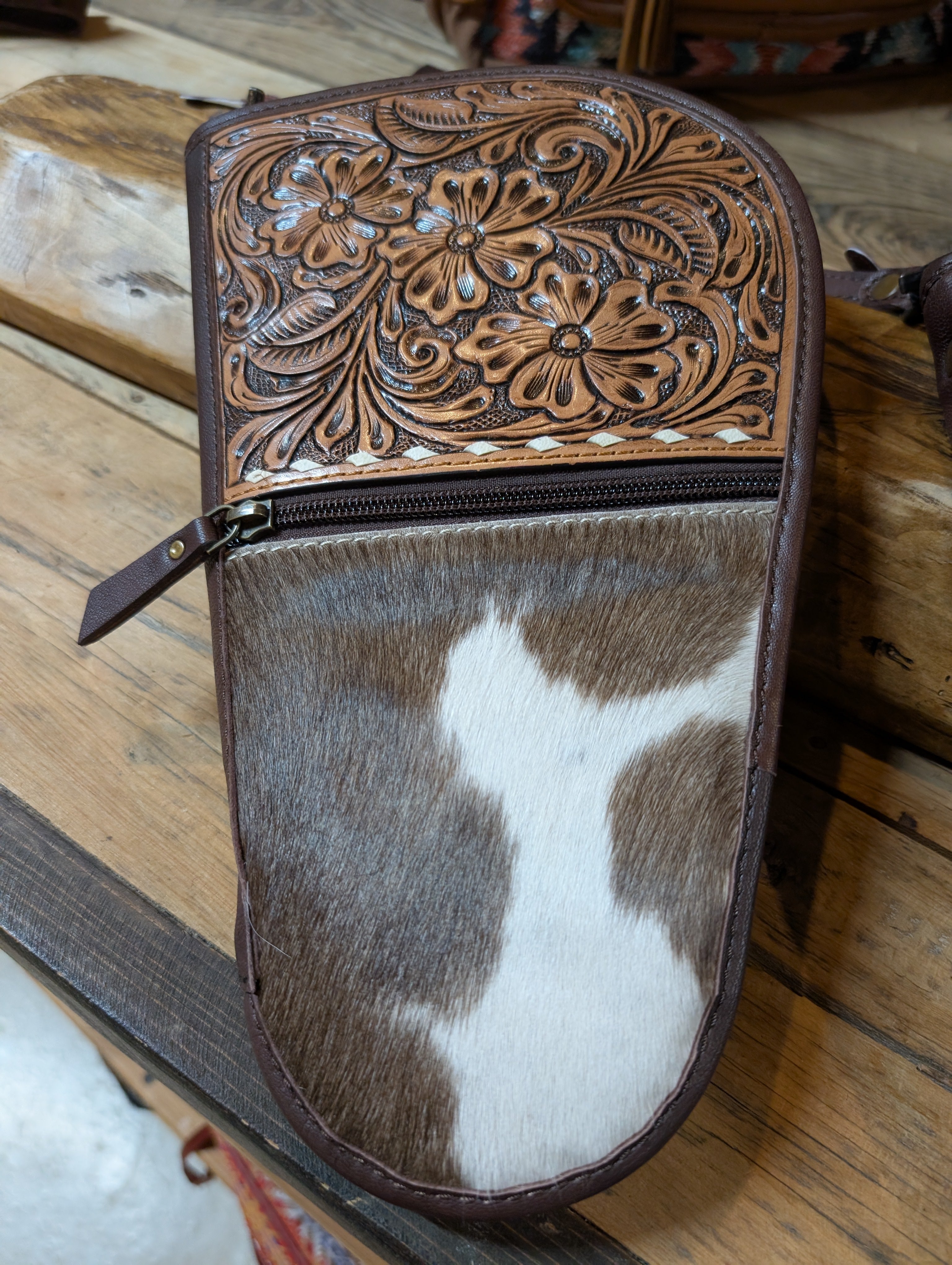 Premium cowhide and leather gun case