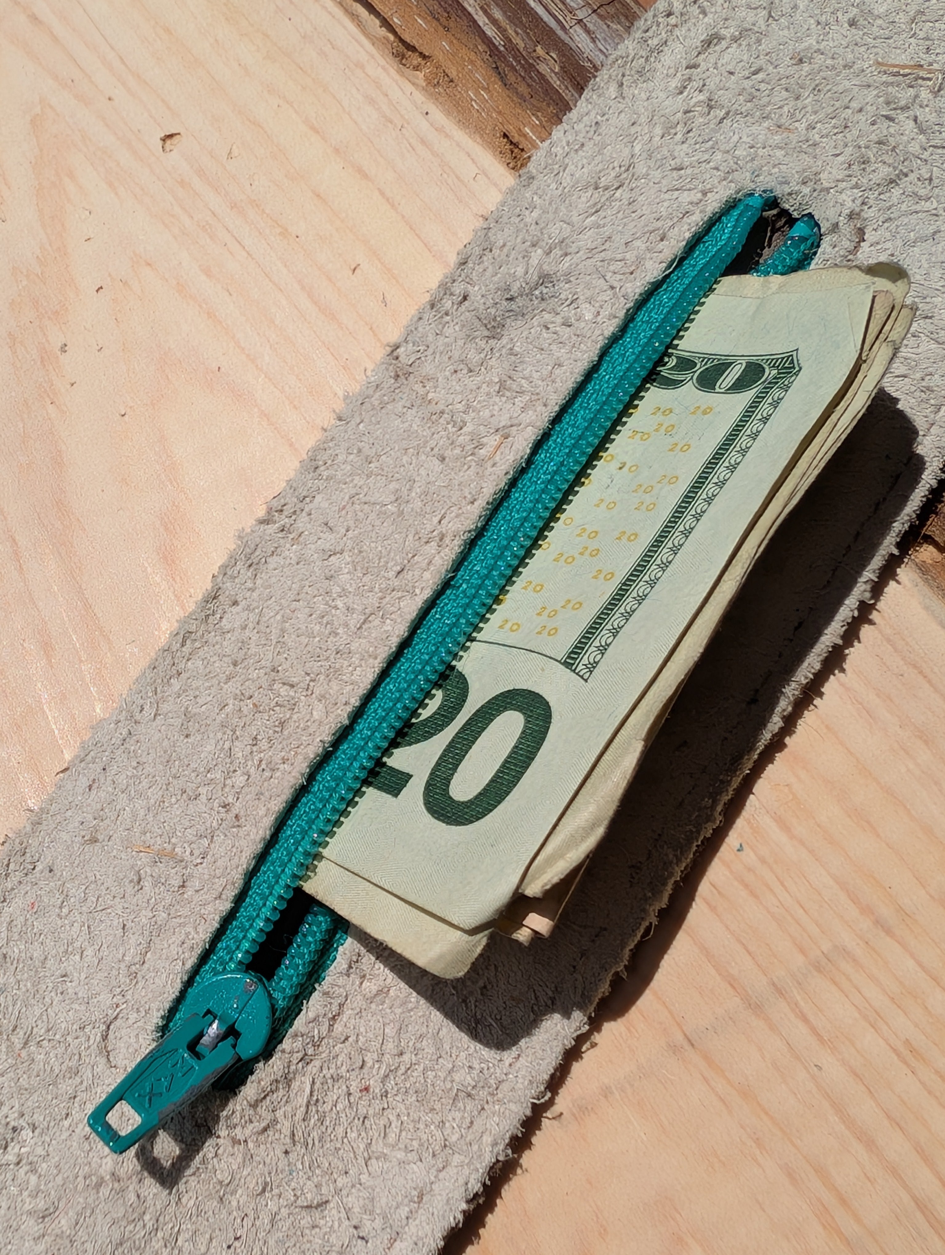 minimalist coin holder