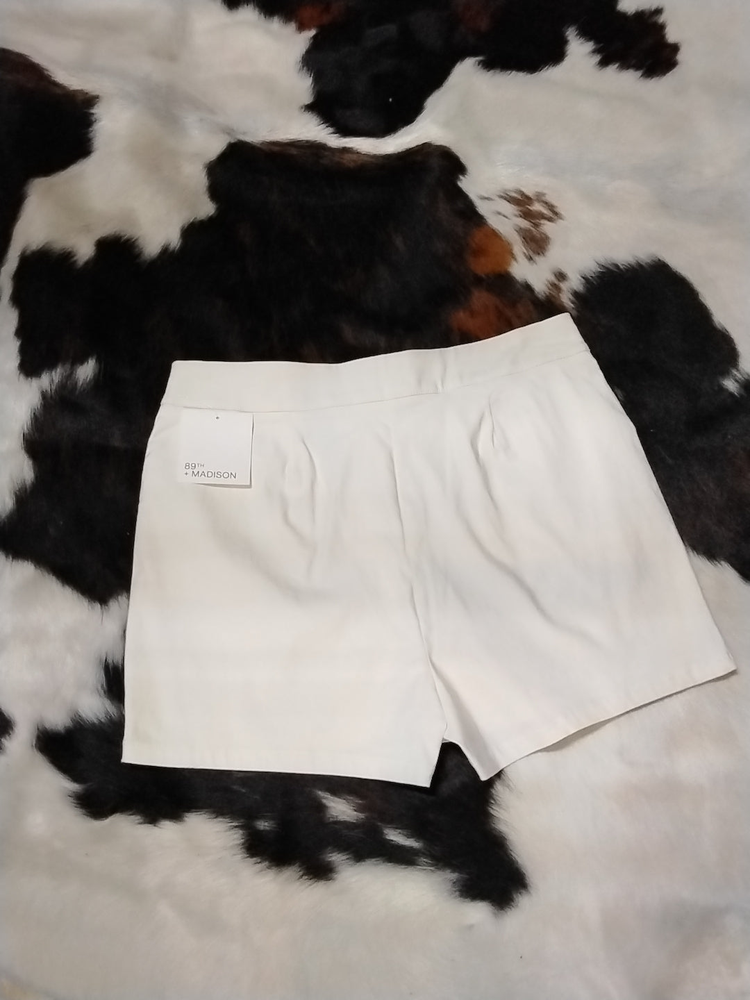89th and Madison White tailored sailor shorts - seamless back view. 