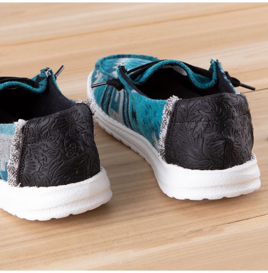 Lightweight turquoise sneakers