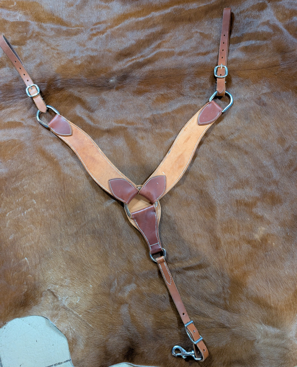 D and S breast collar