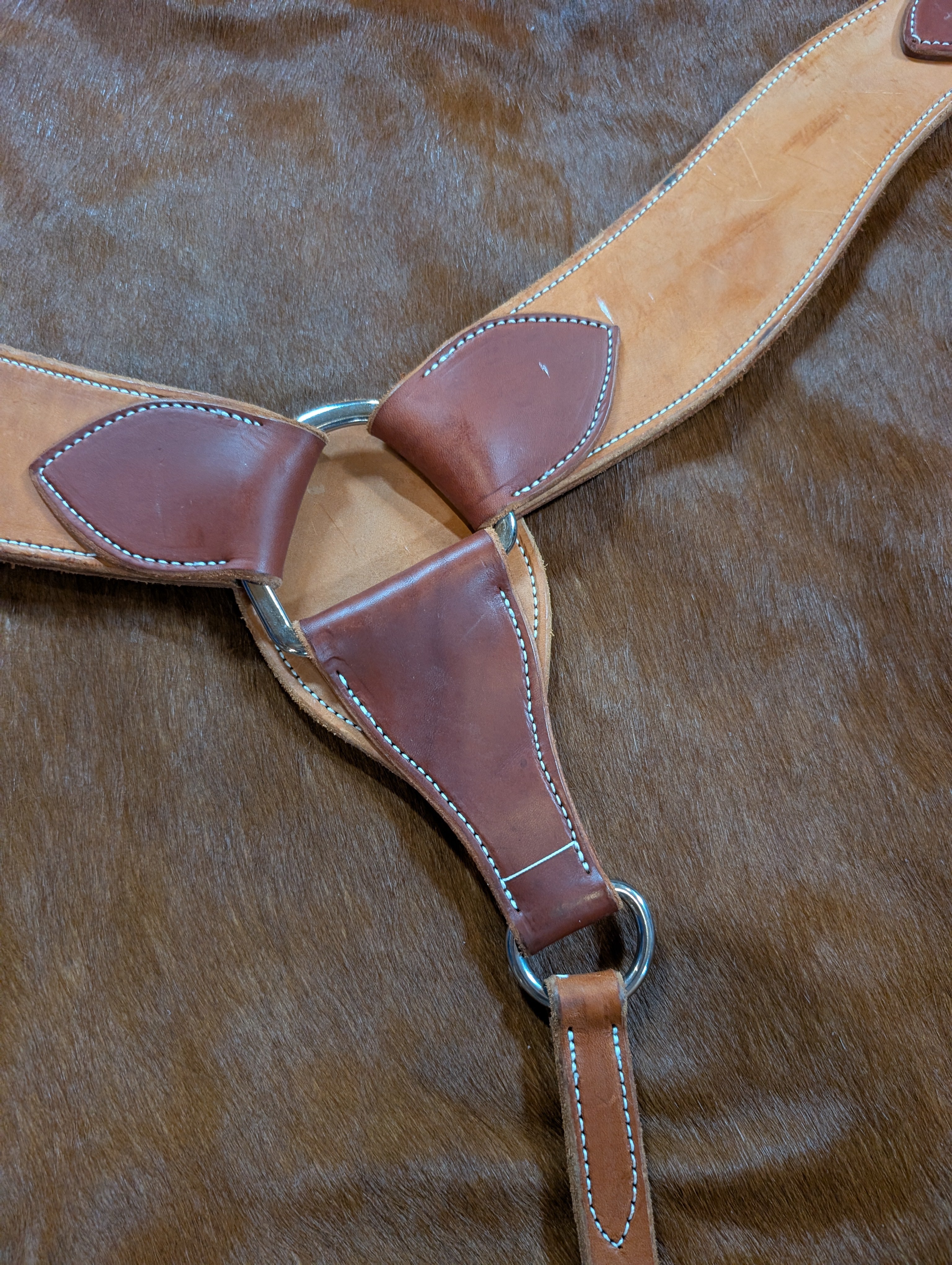 Heavy duty roper breast collar