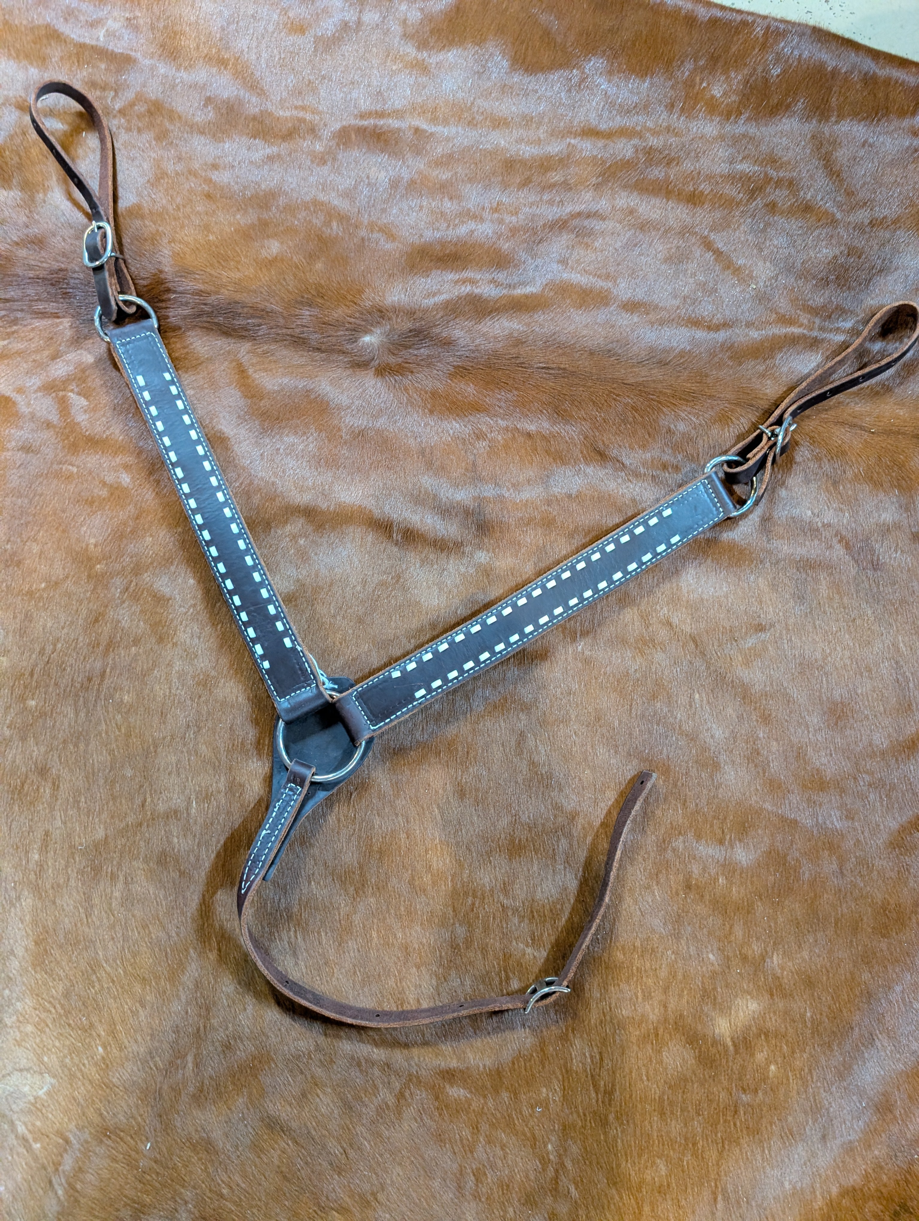 Buckstitch leather breast collar