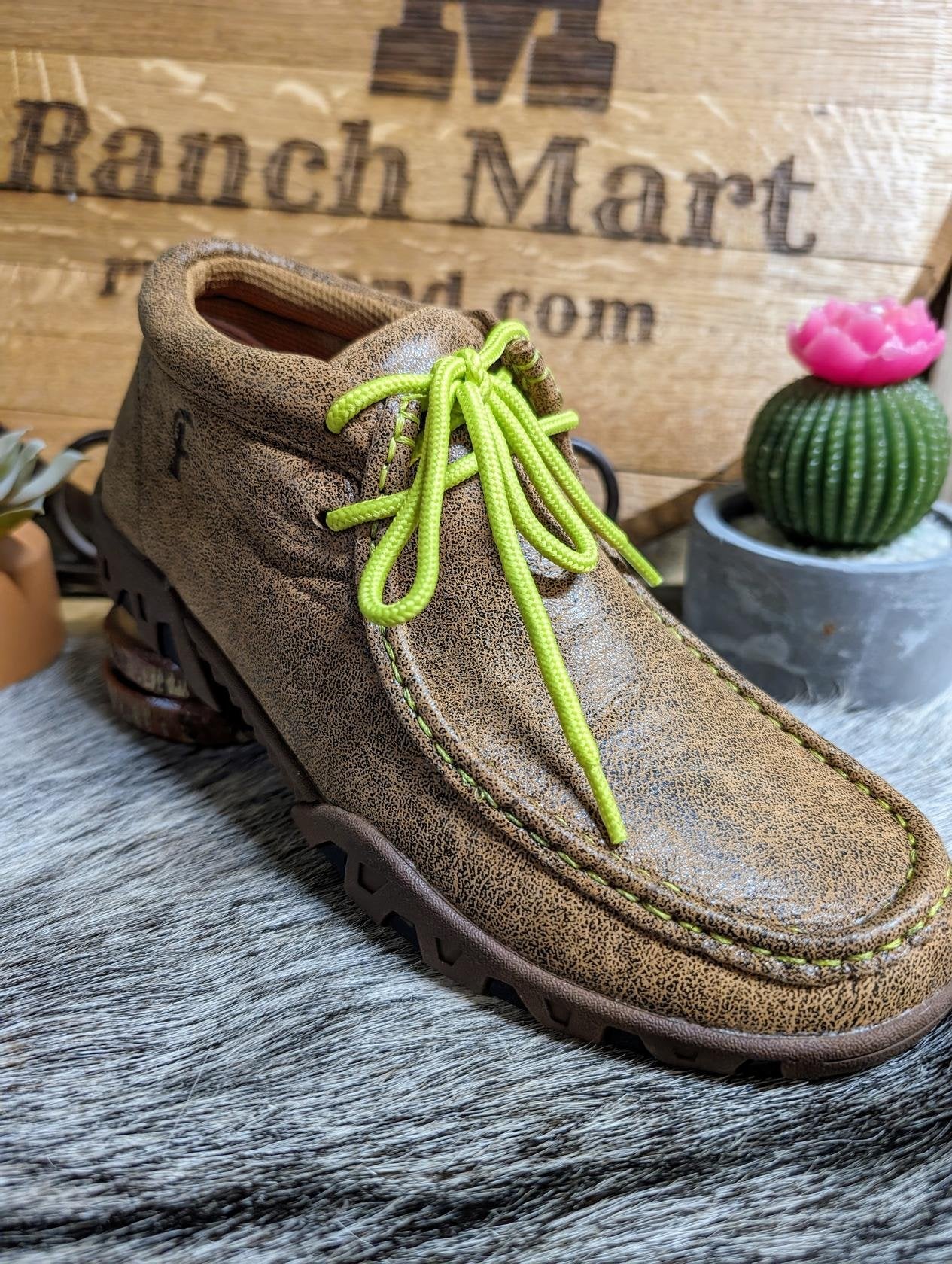 Ferrini Women's Rogue Ankle Shoe Mocha Lime

Cowgirl ankle shoes mocha green

