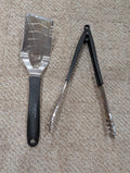 Spatula and tongs for BBQ grill
