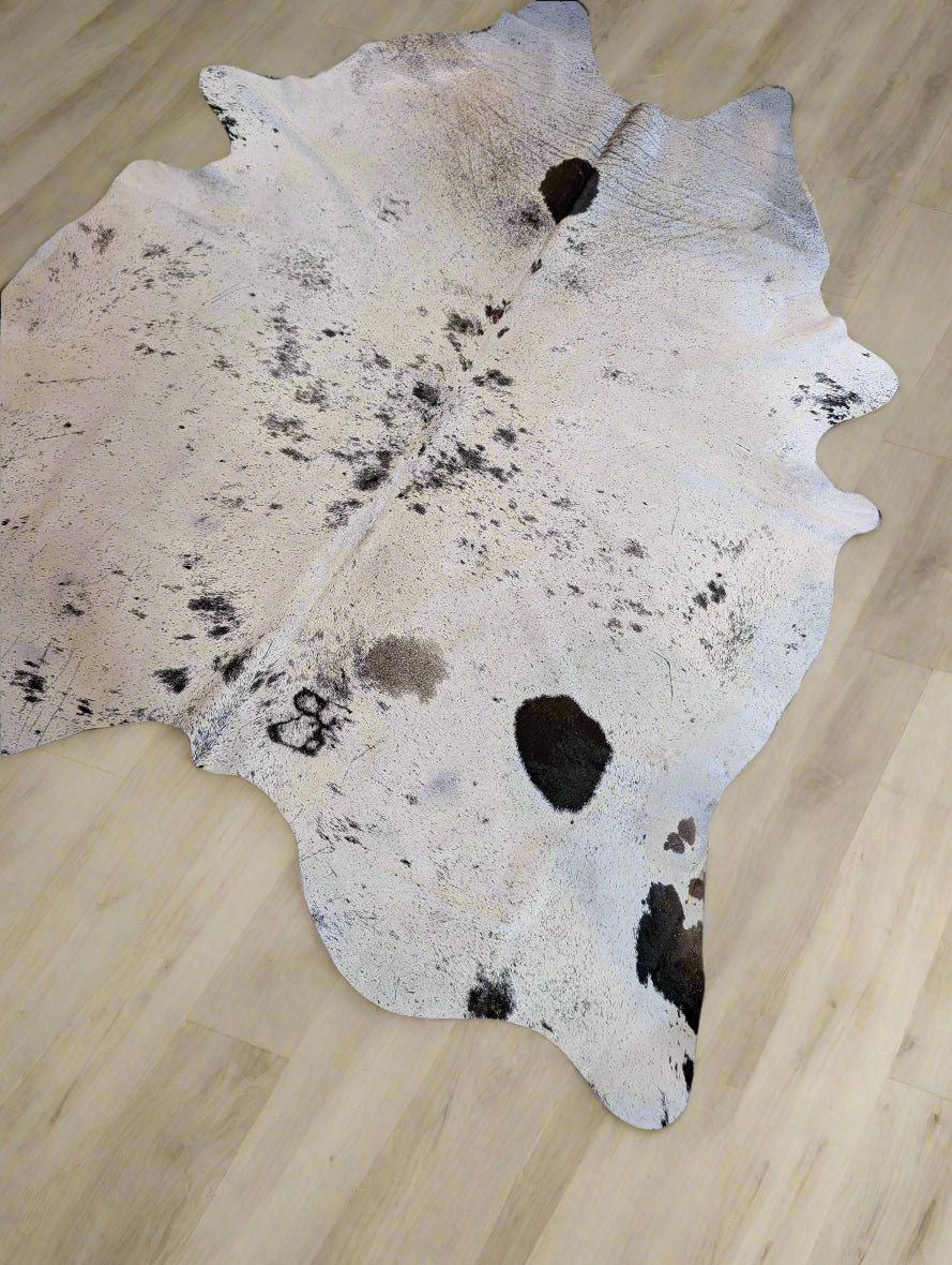 “Jazmine” Full Cowhide – Black & White (Salt & Pepper Look)