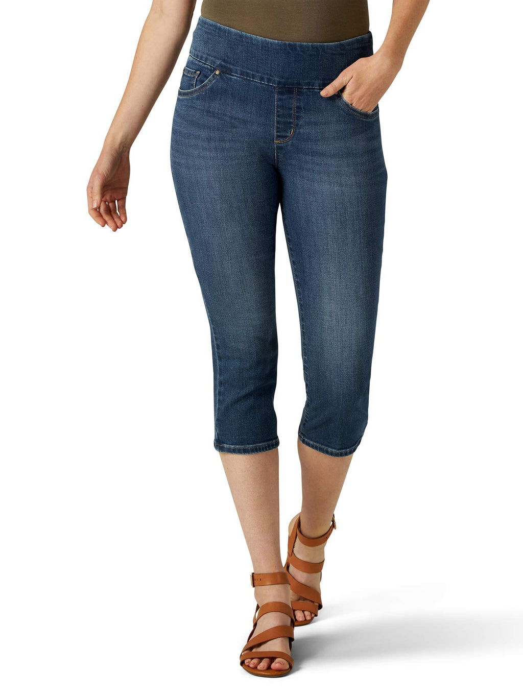 Front view of a lady wearing lee sculpting pull on Capri jeans
