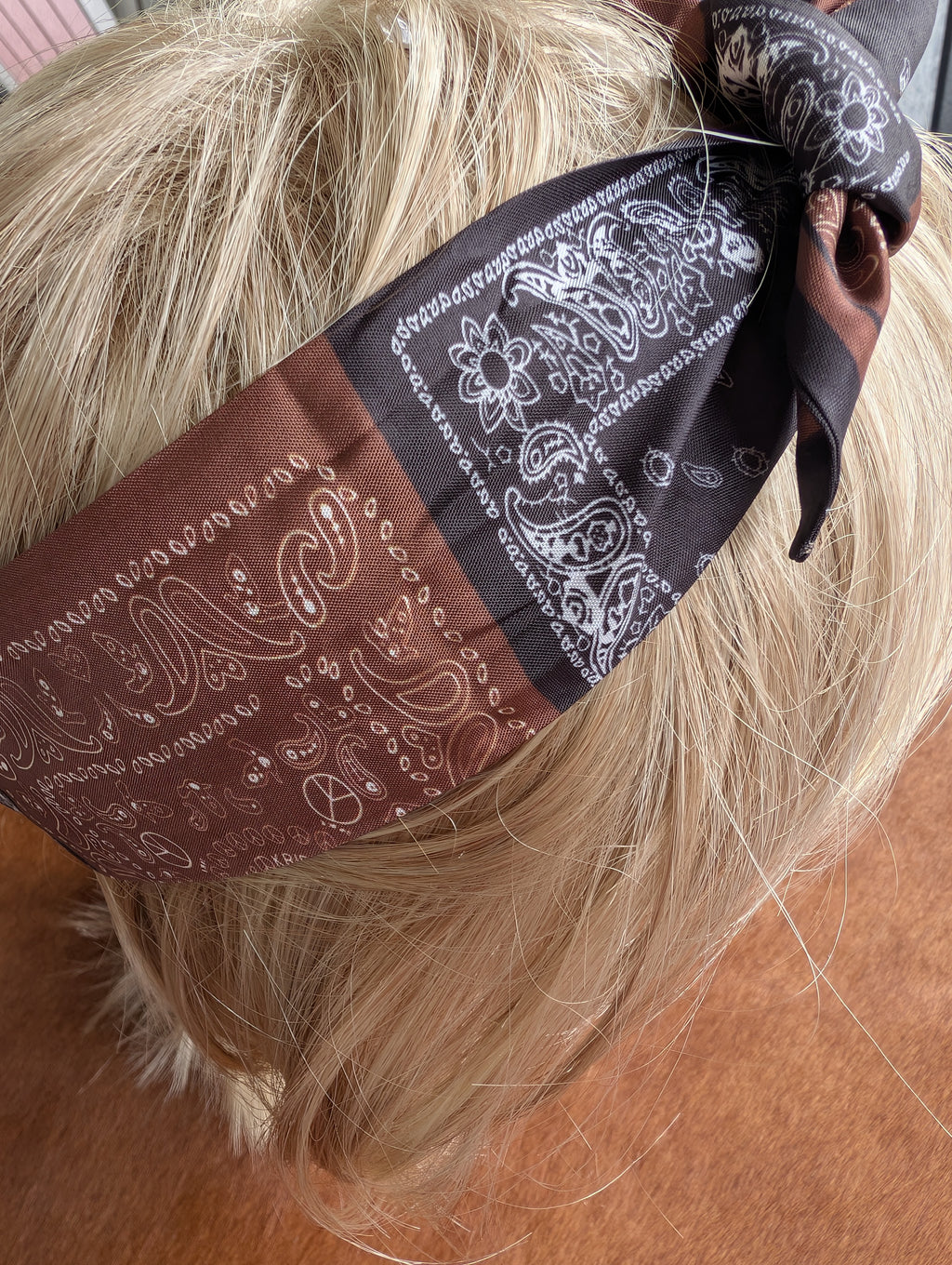 "Long hair tie in vintage bandana pattern, ideal for versatile styling"