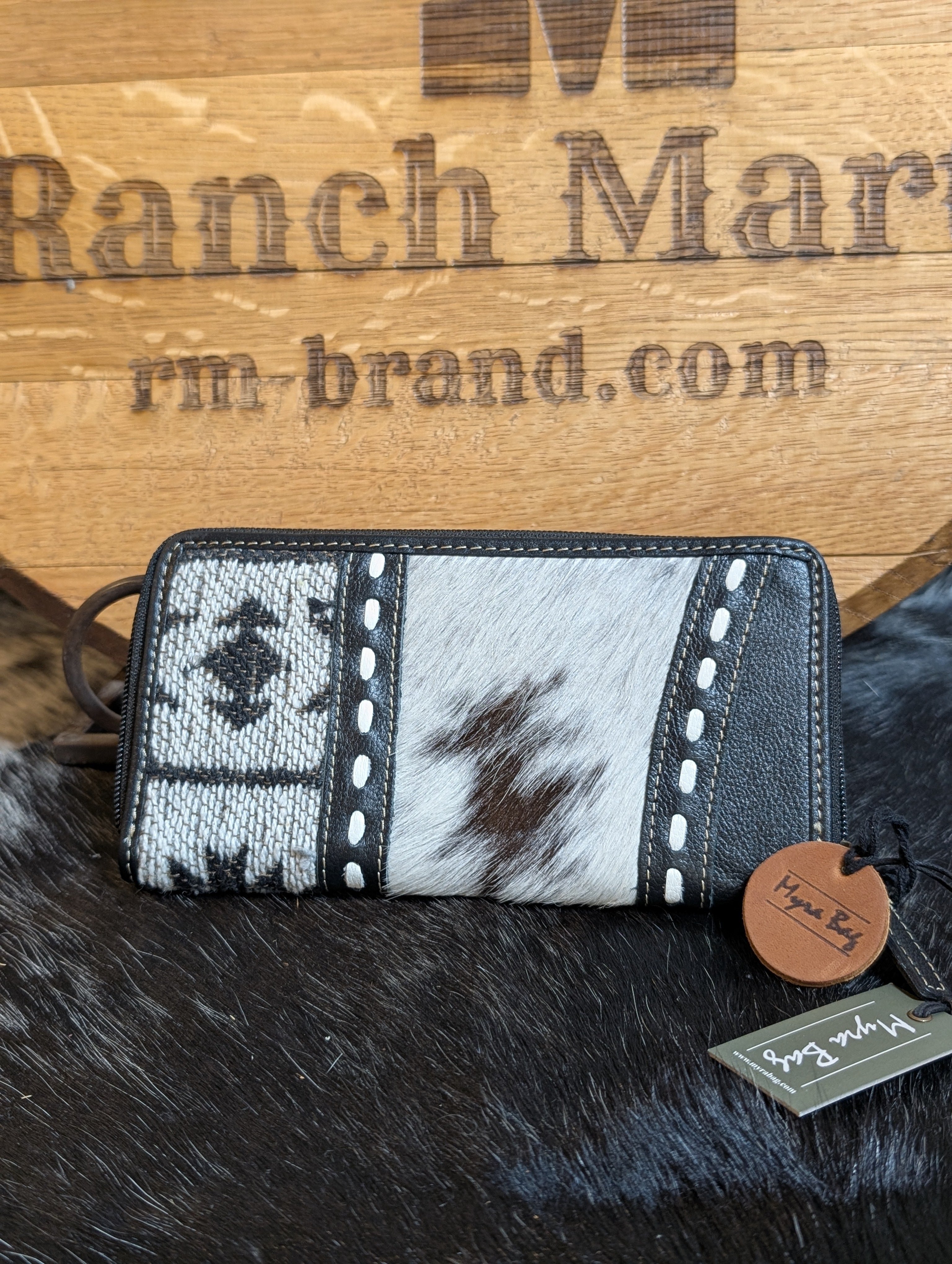 Hair-on cowhide wallet by Myra – women’s western-style clutch