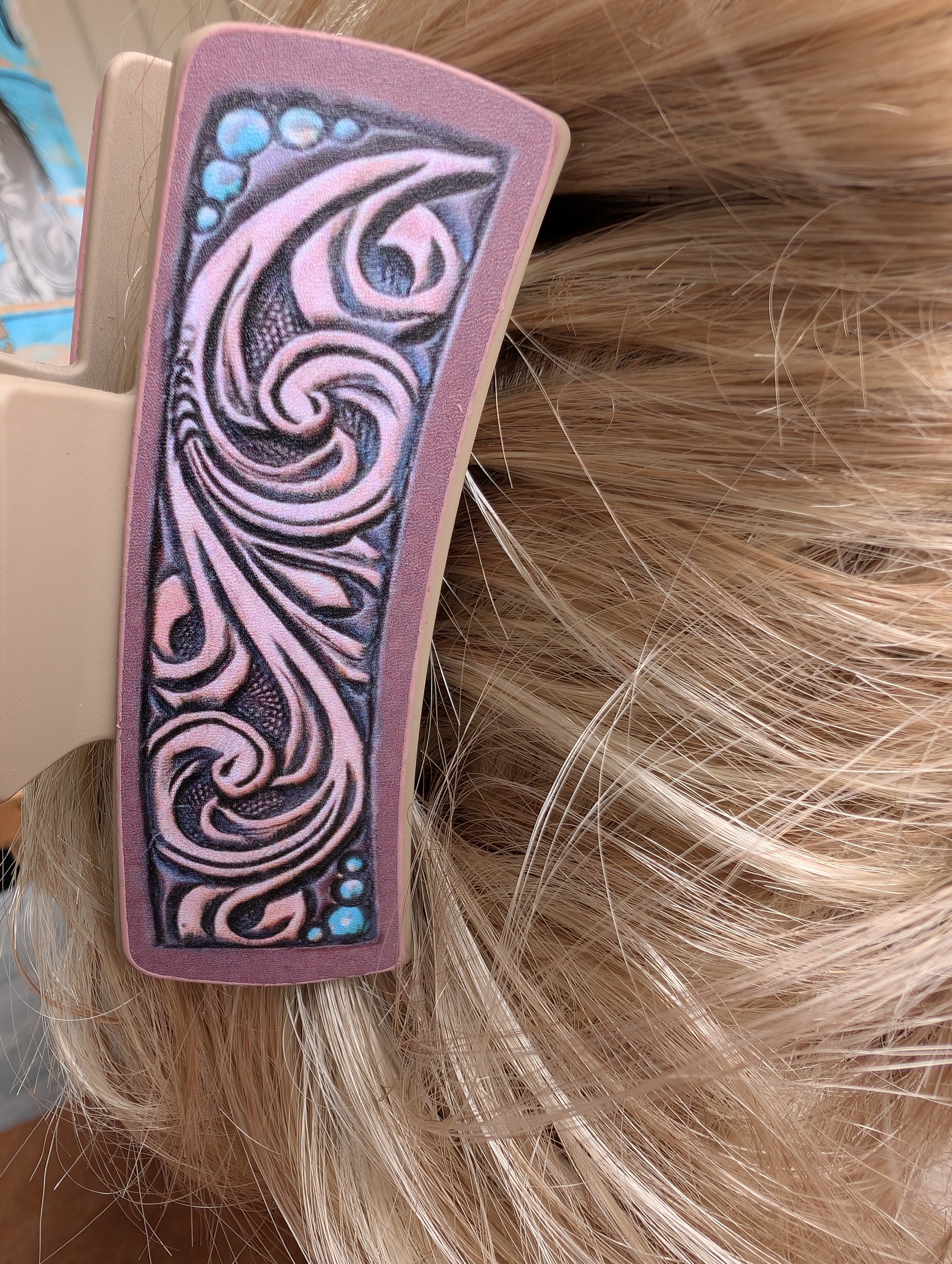 Western-themed hair accessory for long or thick hair
