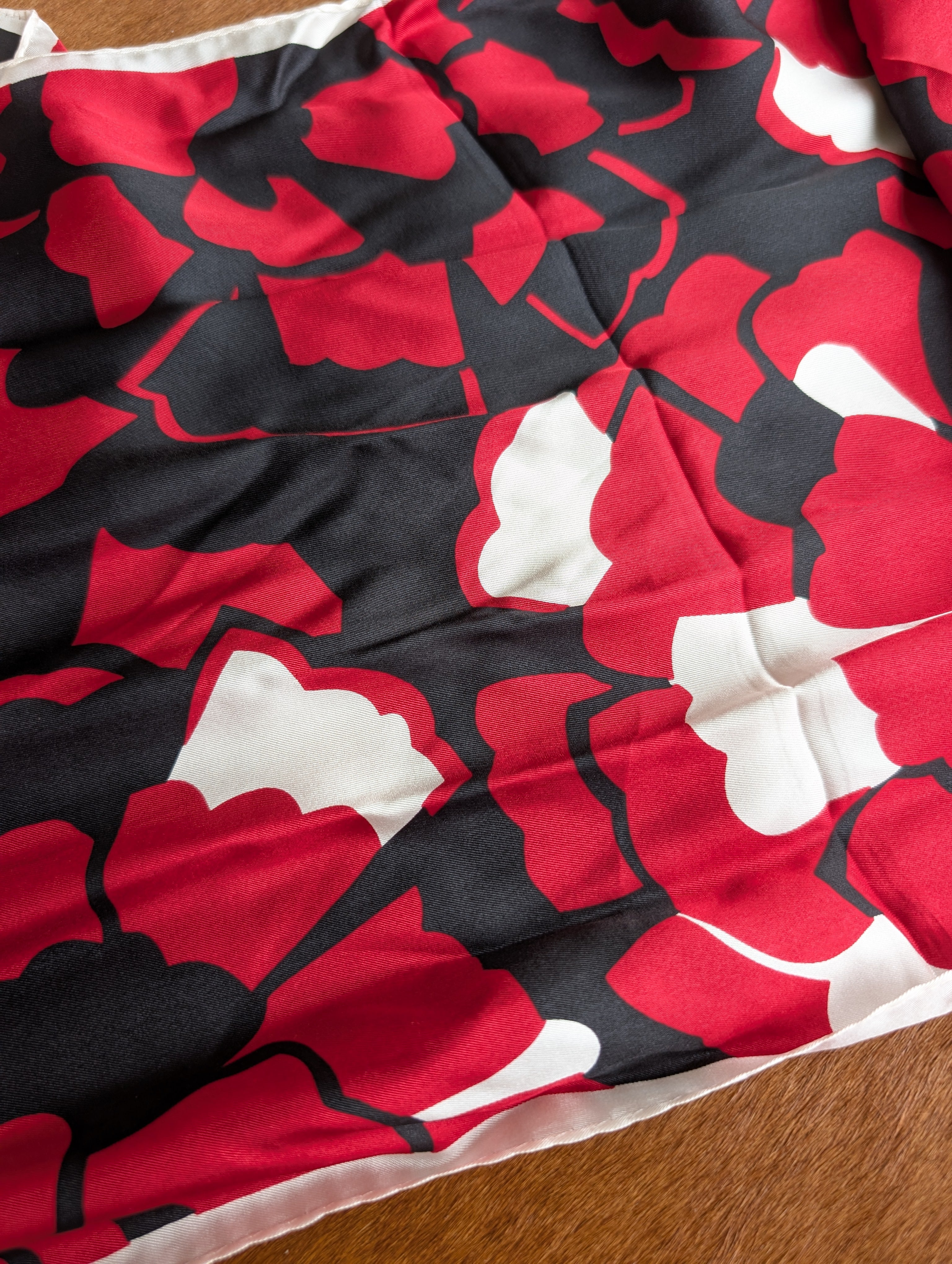 "100% silk Anne Klein designer scarf with elegant print"