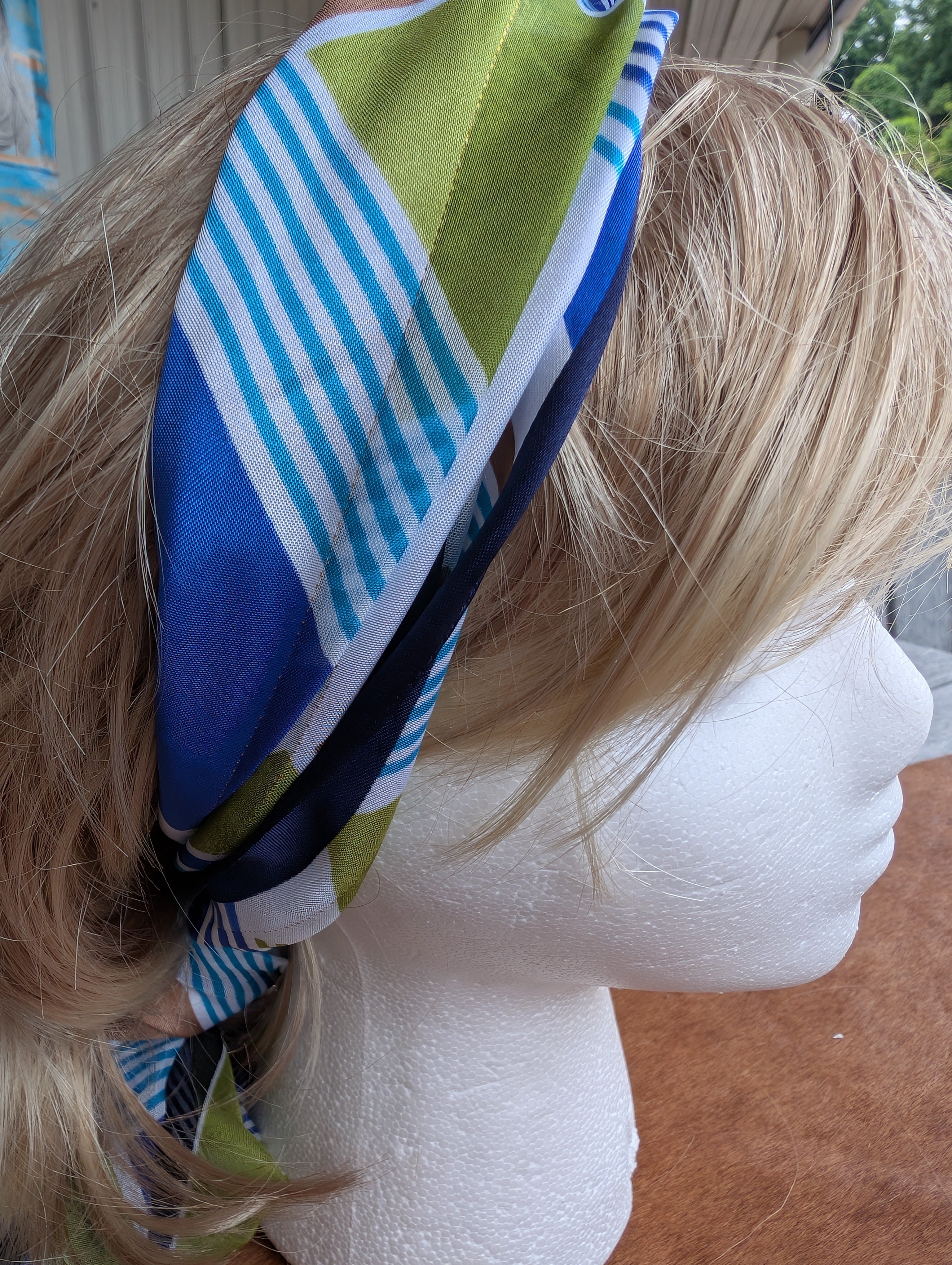 "Lightweight 100% polyester headwrap in stylish prints"