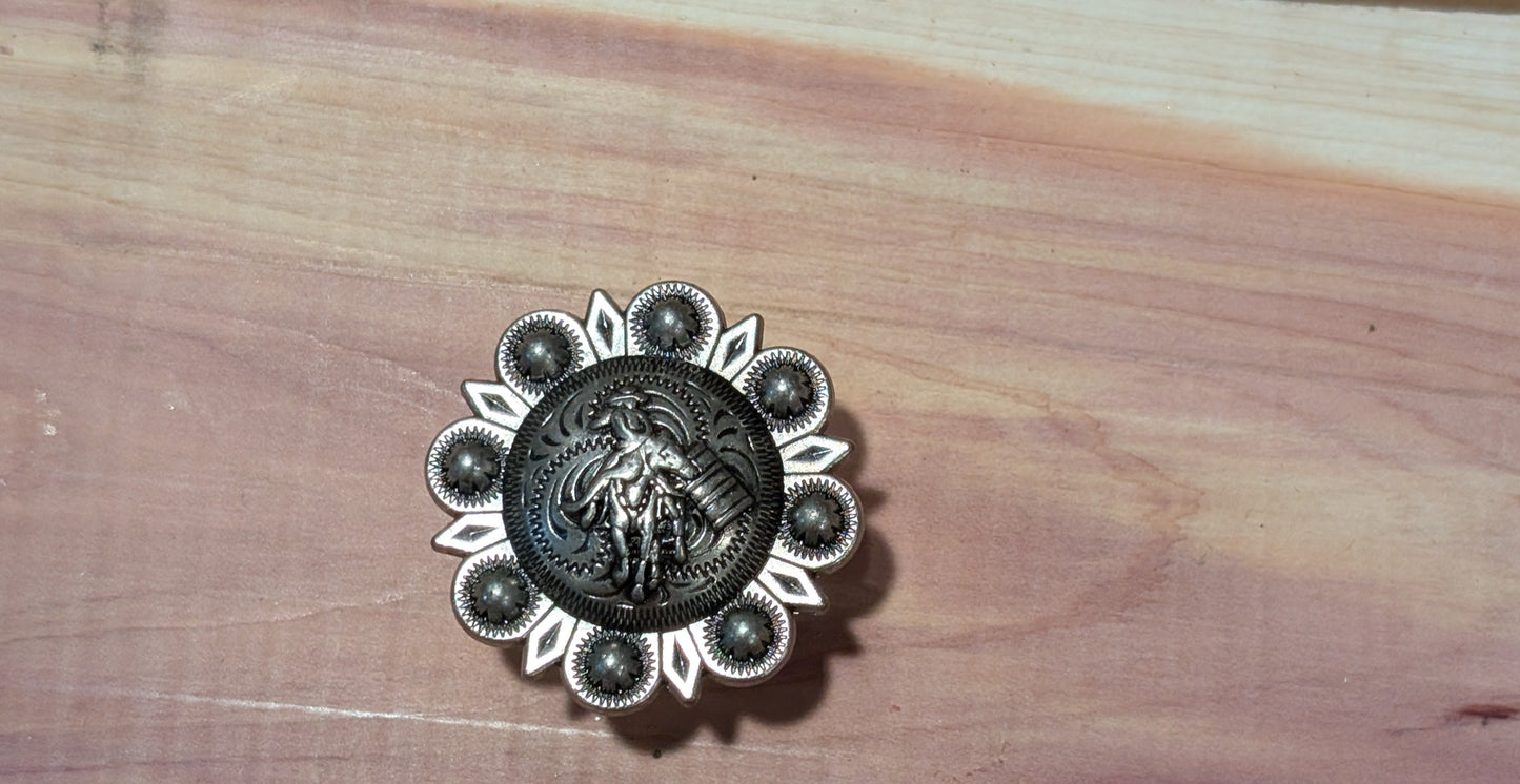 Rustic western furniture knobs in mixed designs, ideal for farmhouse cabinets and dresser makeovers.
