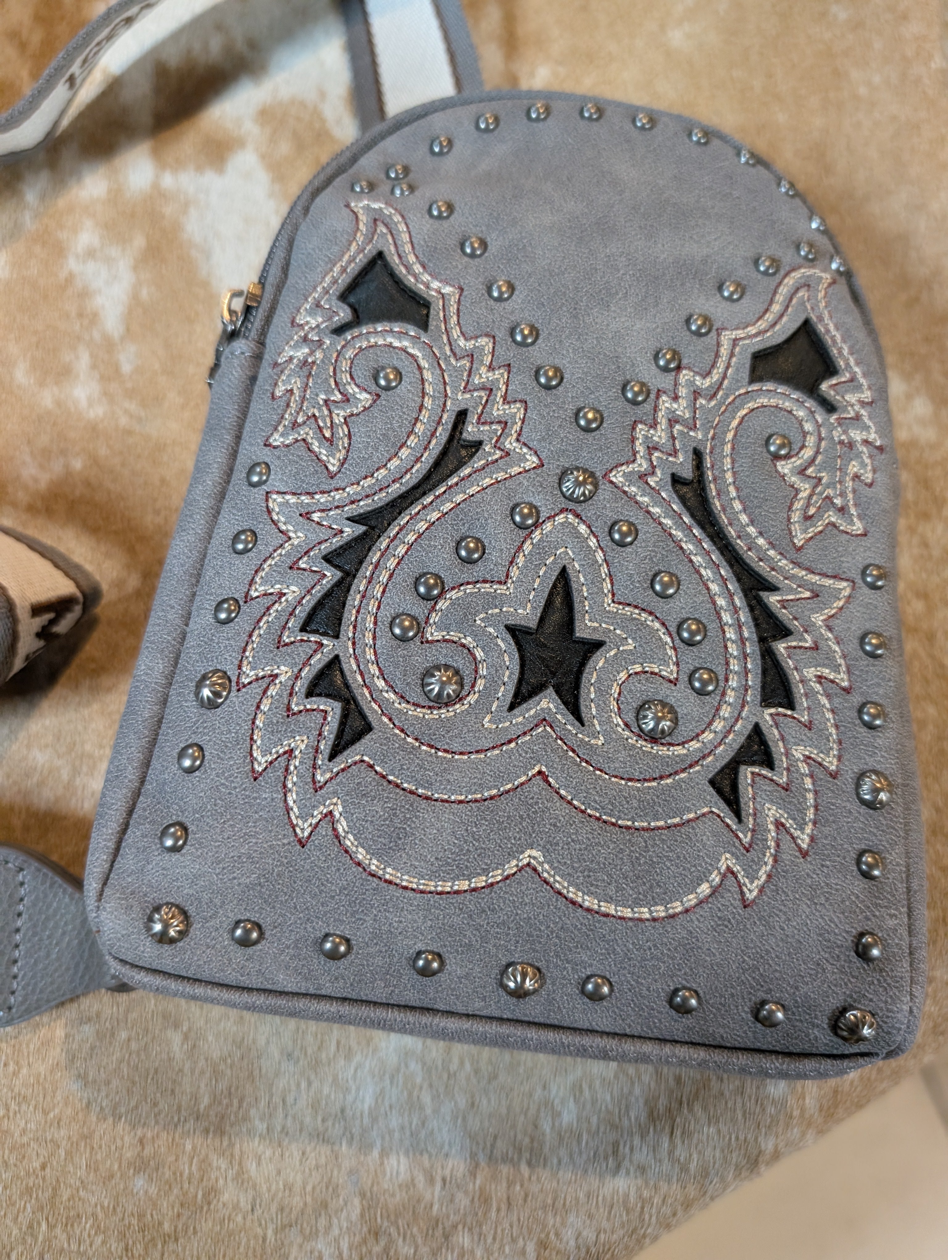 Montana West Cut-Out Boot Scroll Sling – Western Embroidery Statement Bag