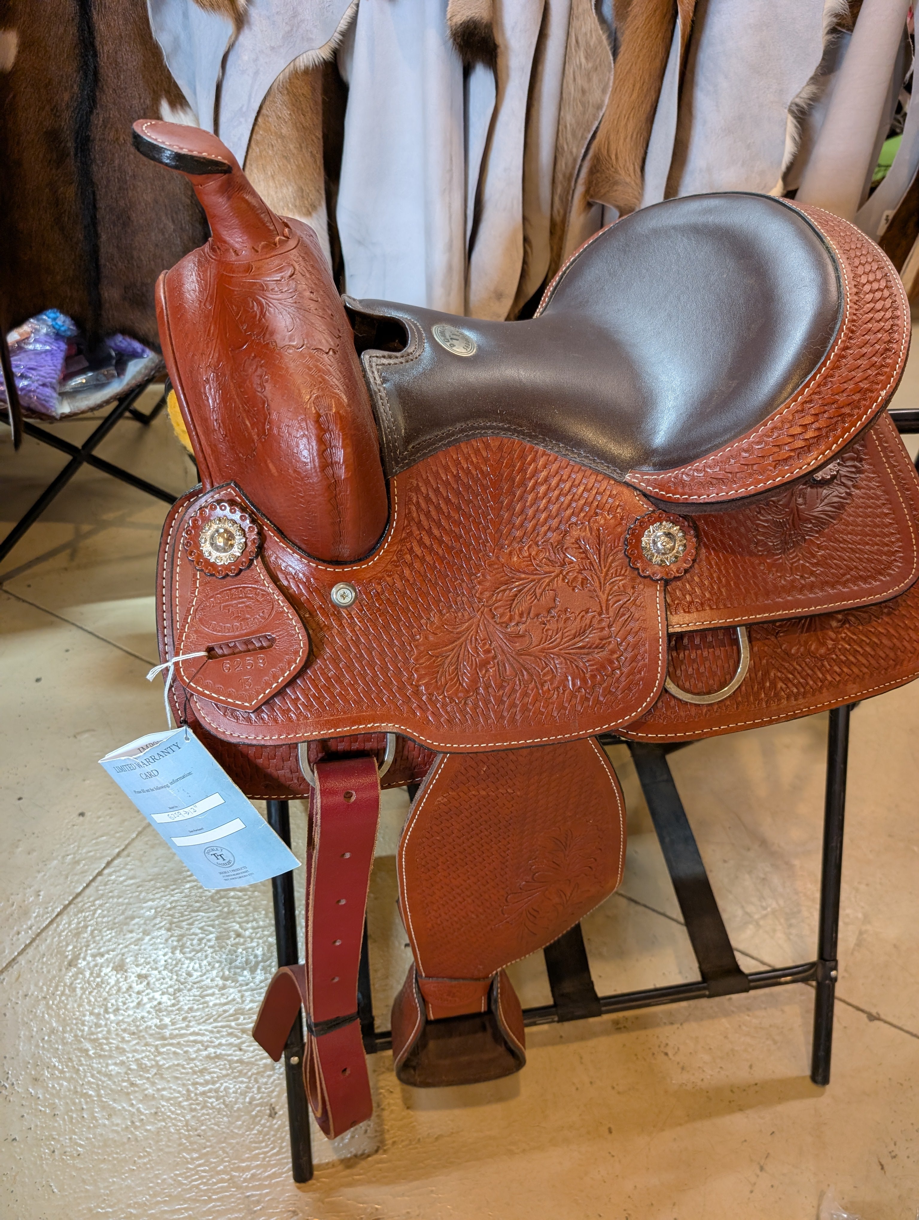 Double T 13" Western Trail Saddle – 6.5" Gullet, Lightweight Comfort