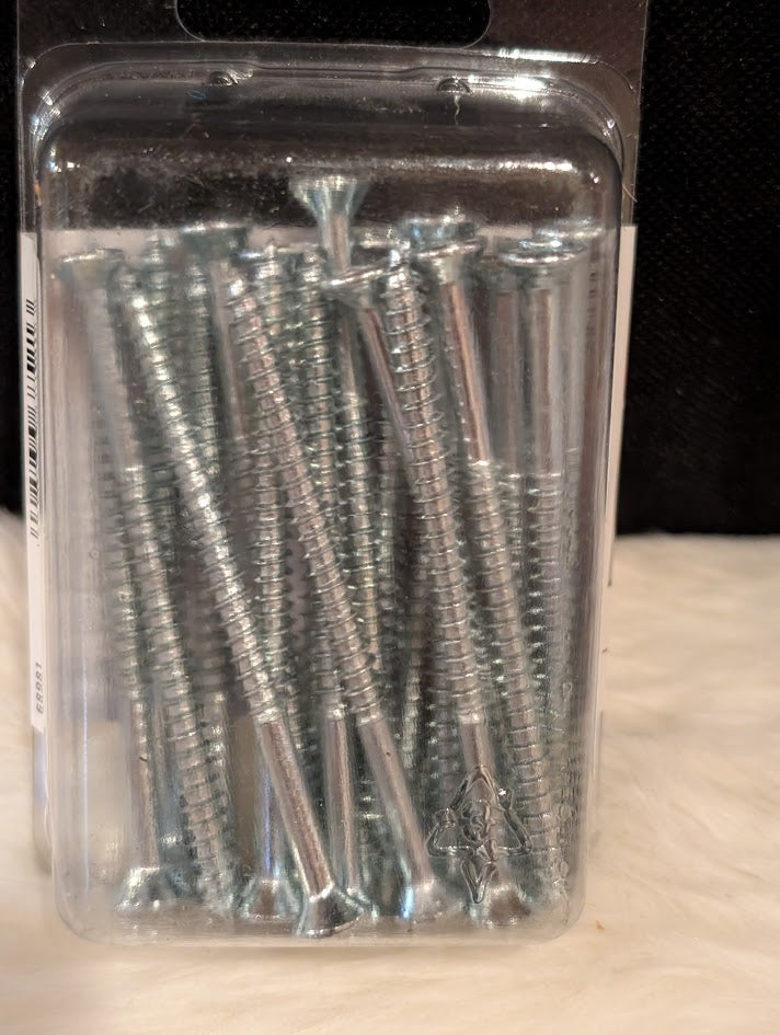 Clear package of 25 wood screws
