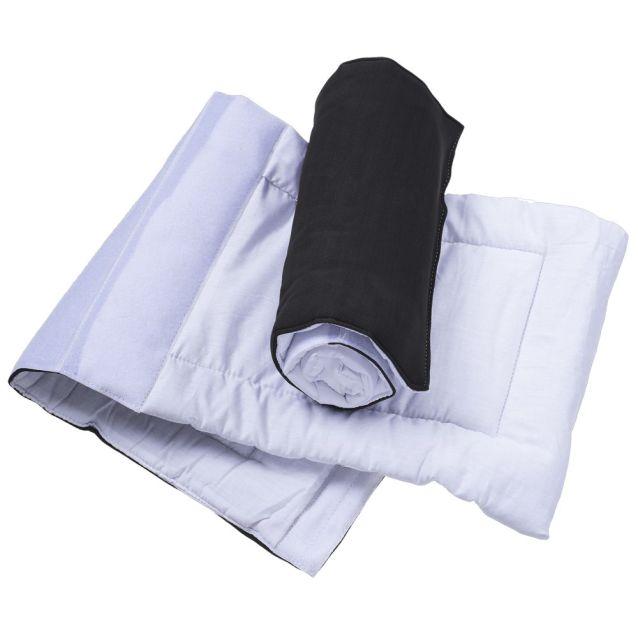 Tough1 quilted combo horse leg wraps with soft woven outer layer and quick grip closure, sold as a pair.

