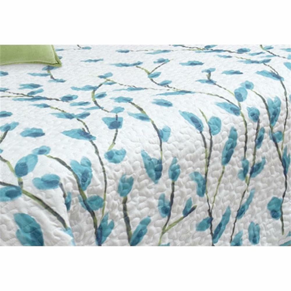 Two-piece modern Two-piece modern quilt bedding set for kids, dorms, or guest bedrooms.for kids, dorms, or guest bedrooms.