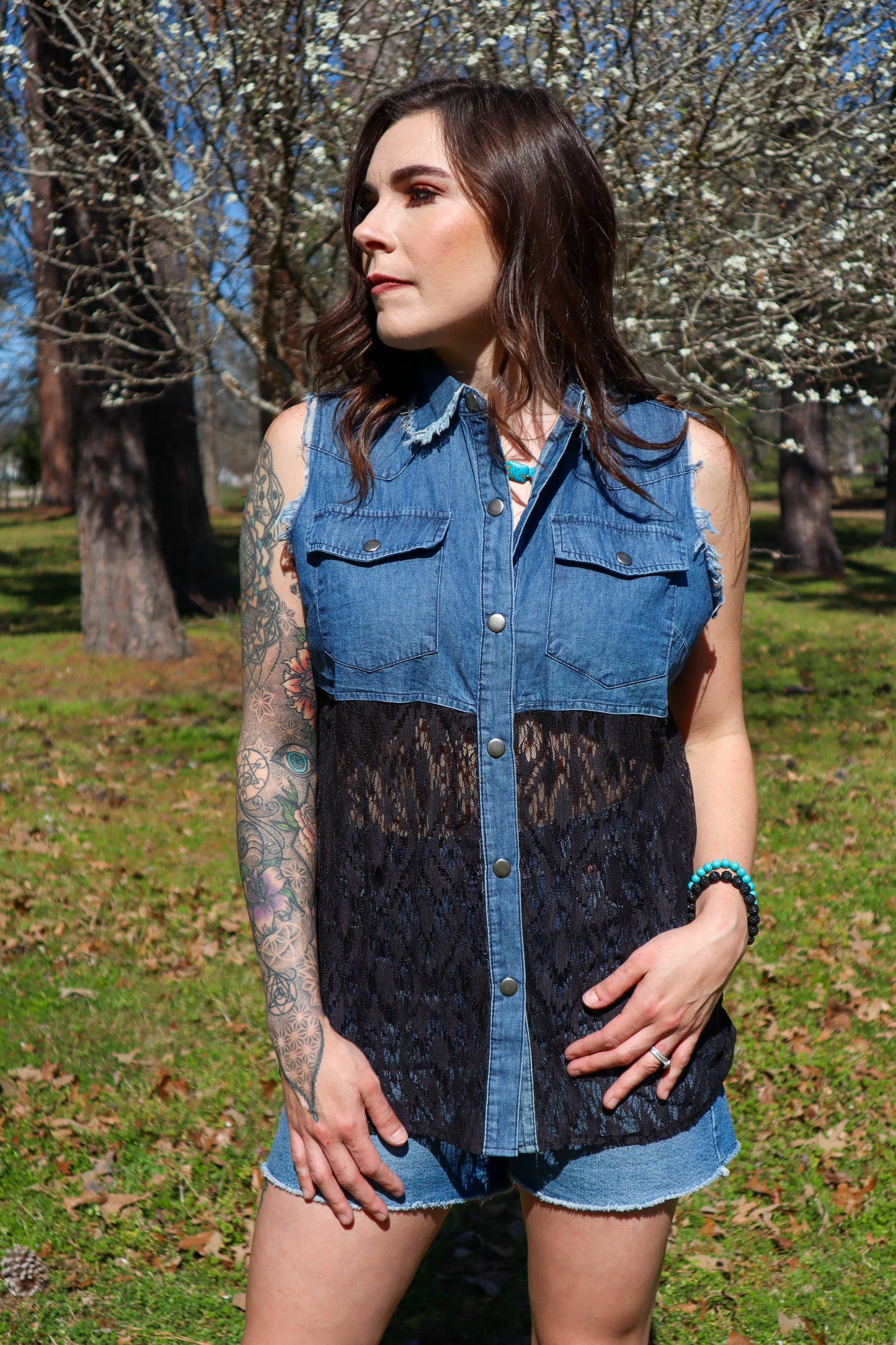 Medium Denim / Black Eyelet