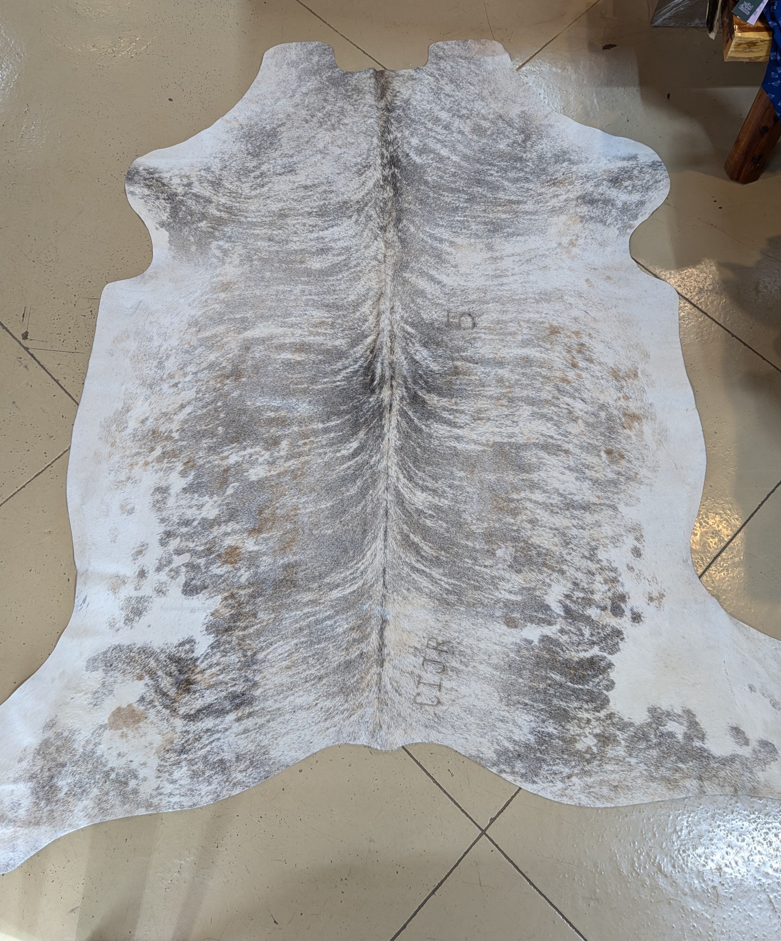 Individually named Diamond this is a white and grey striped pattern extending down the sides 