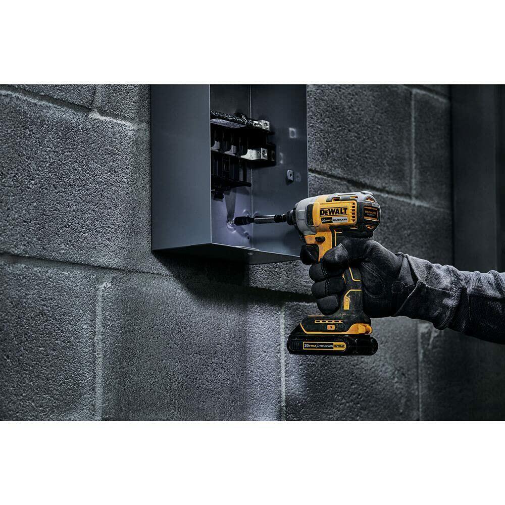 DEWALT 20V MAX Compact Impact Driver Kit