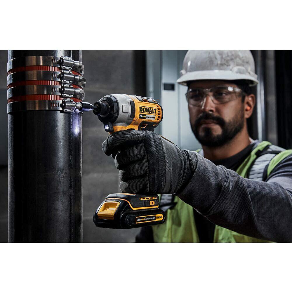 DEWALT 20V MAX Compact Impact Driver Kit