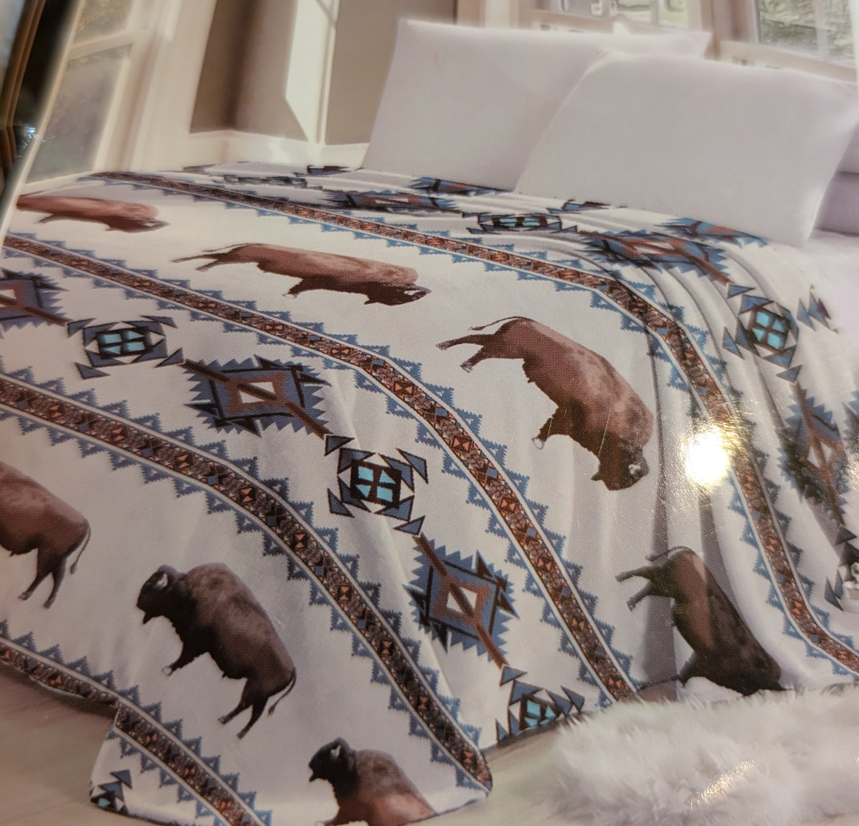 Mia Super Soft Plush Blanket – Twin & Queen Sizes