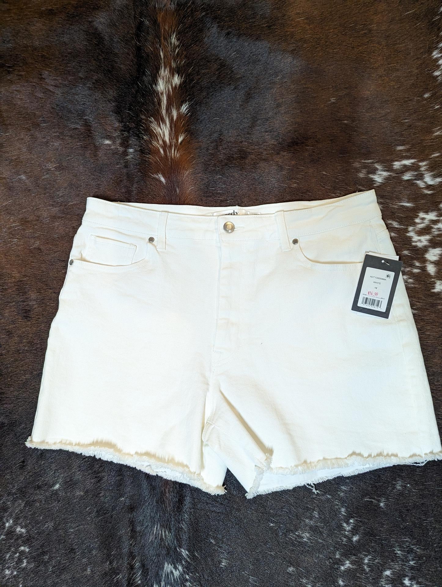 white denim shorts for summer